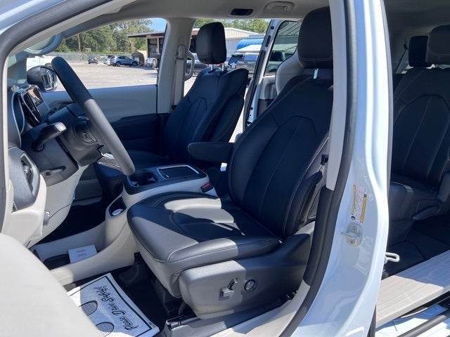 2023 Chrysler Pacifica PACIFICA TOURING L