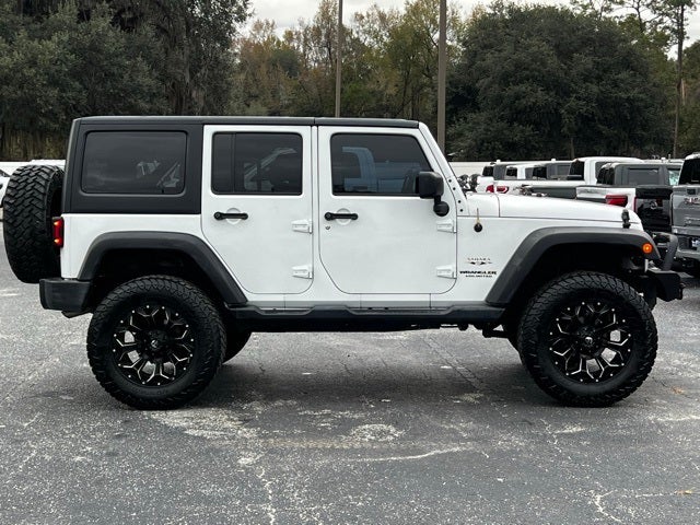 2017 Jeep Wrangler Unlimited Sahara 4x4