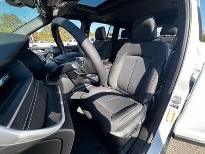 2025 Jeep Grand Cherokee GRAND CHEROKEE LAREDO X 4X2