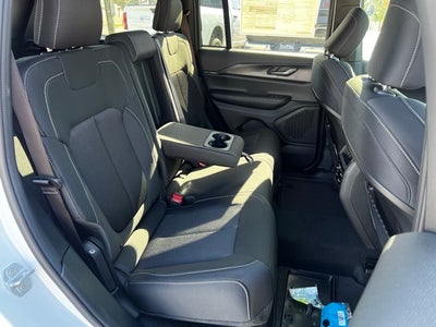 2025 Jeep Grand Cherokee GRAND CHEROKEE LAREDO X 4X2