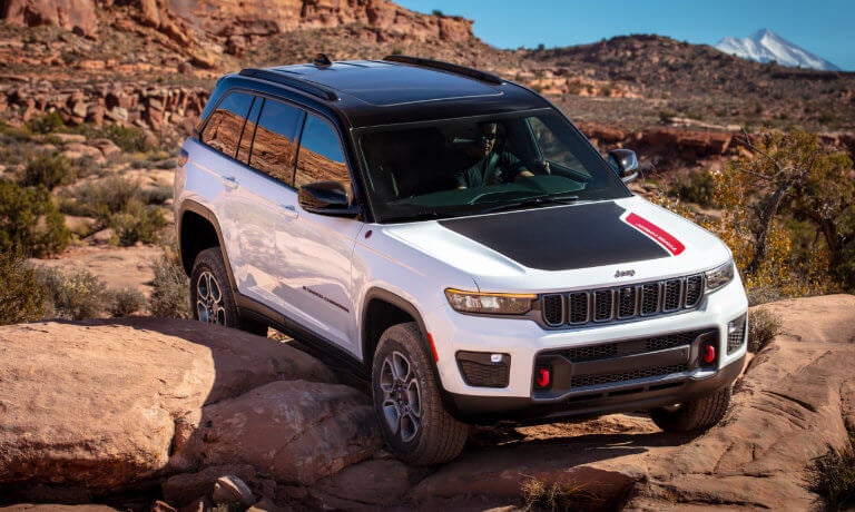 2024 Jeep Grand Cherokee Exterior Offroad Desert
