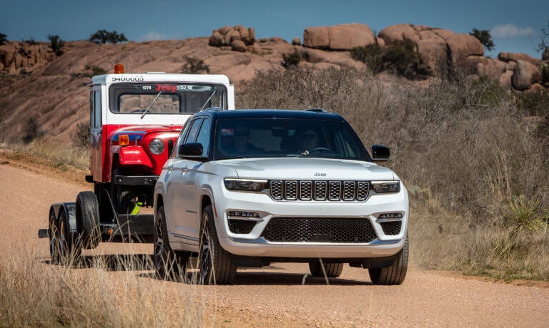 2025 Jeep Grand Cherokee Exterior Towing Desert